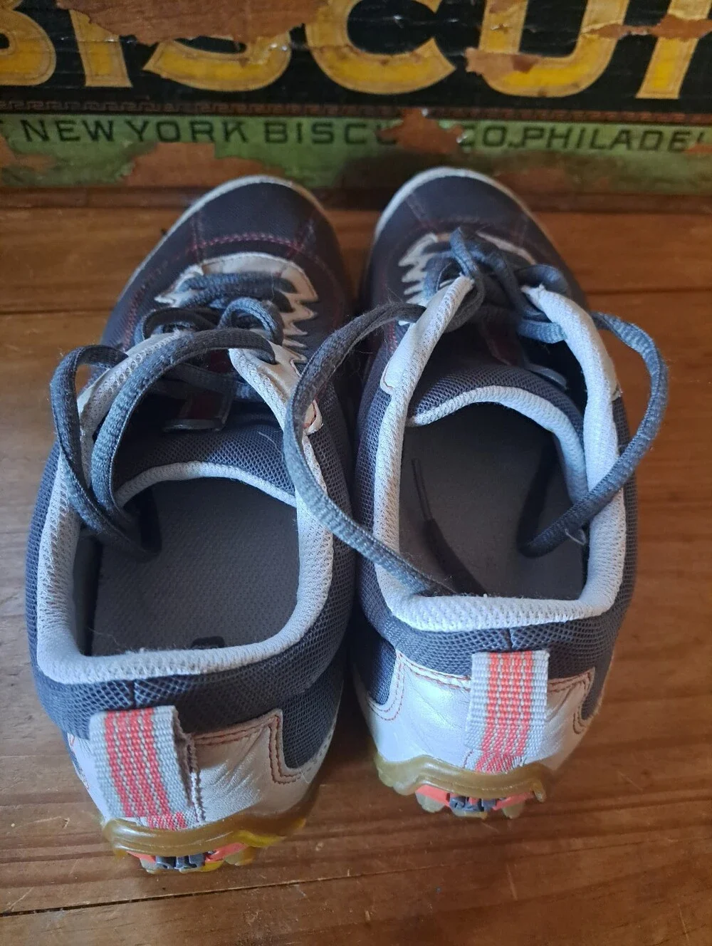 CAT Caterpillar Lifestyle Sneakers Womens Size 8.5 #7280